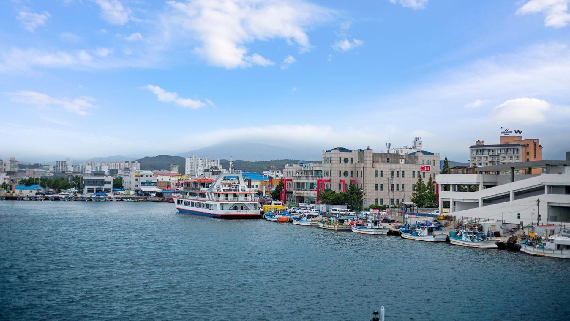 Gangneung Jumunjin Lighthouse Pension Buitenkant foto